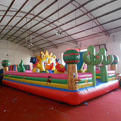 Lion Inflatable Paradise